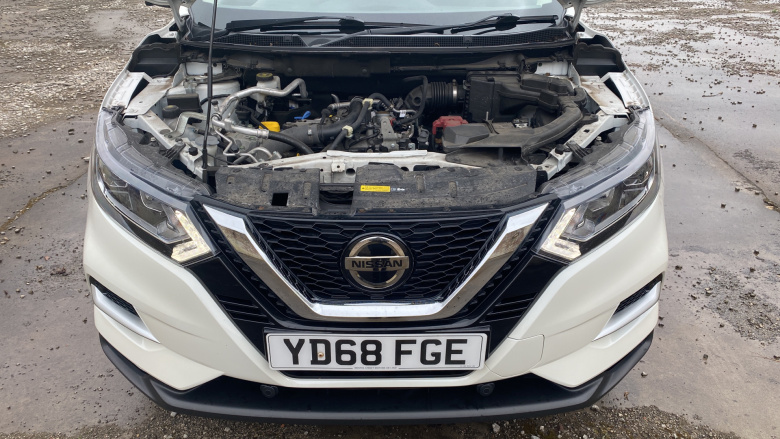 Nissan Qashqai 1.2 DiG-T N-Connecta 5dr Petrol Hatchback